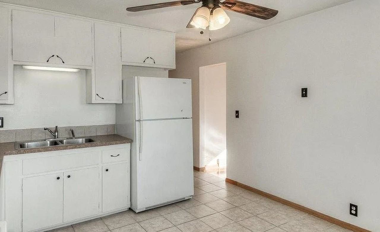 5803 S 50th St - Photo 5 of 12