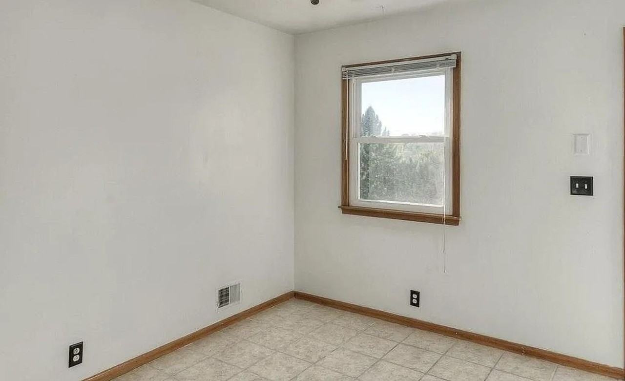 5803 S 50th St - Photo 6 of 12