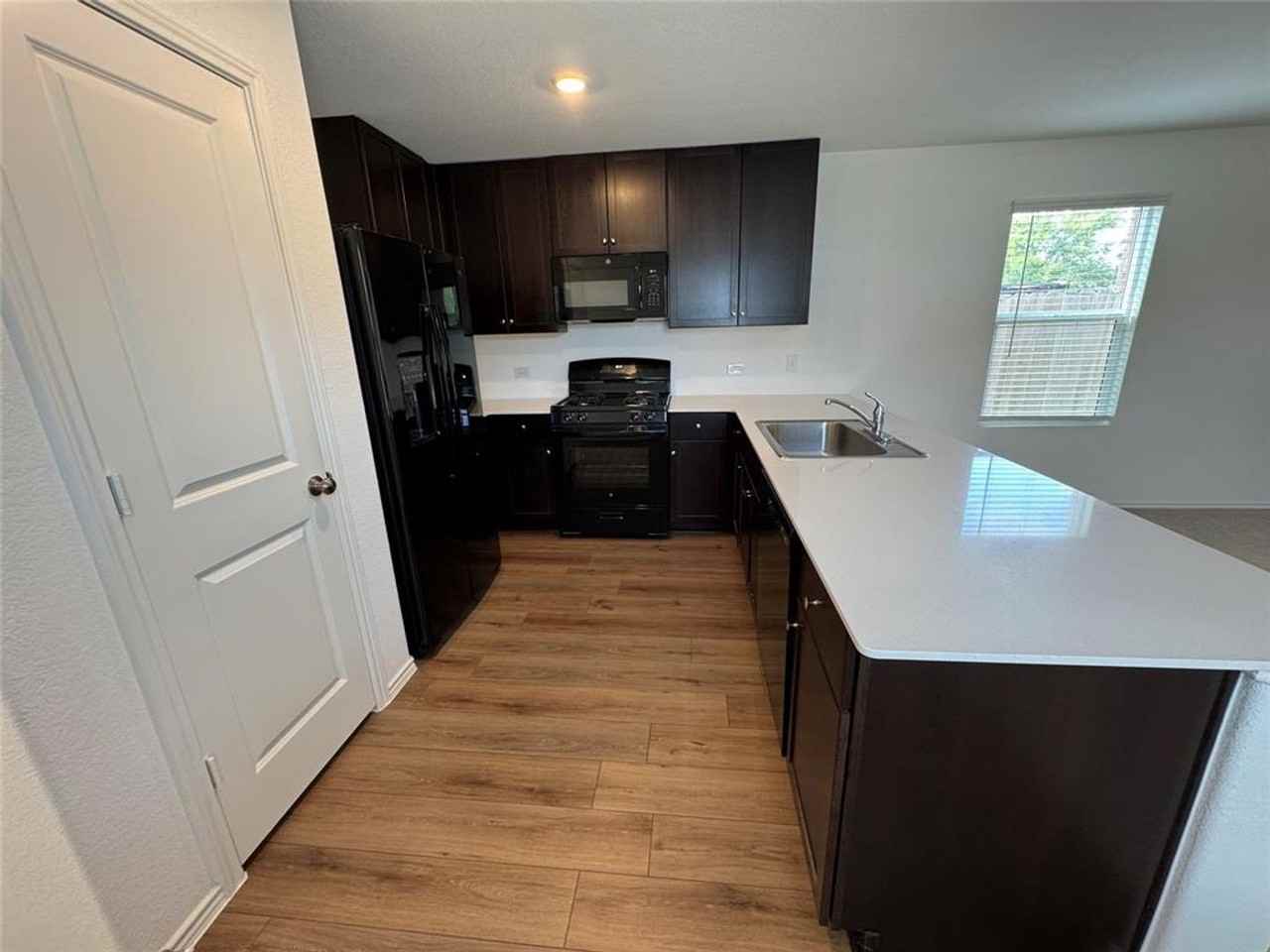 63 Trinity Cir - Photo 2 of 10