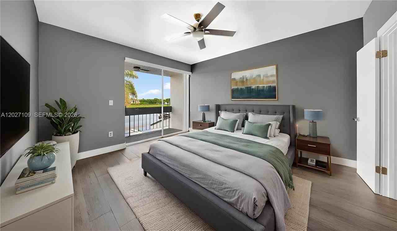 9179 Fontainebleau Blvd #9 - Photo 4 of 50