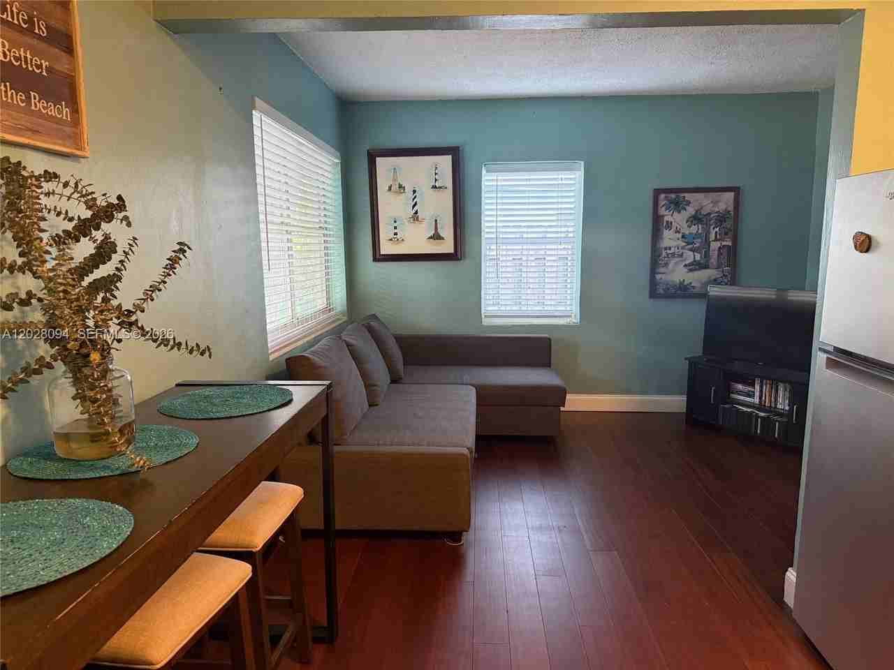 1544 Nw 4th Ave #B - Photo 6 of 11