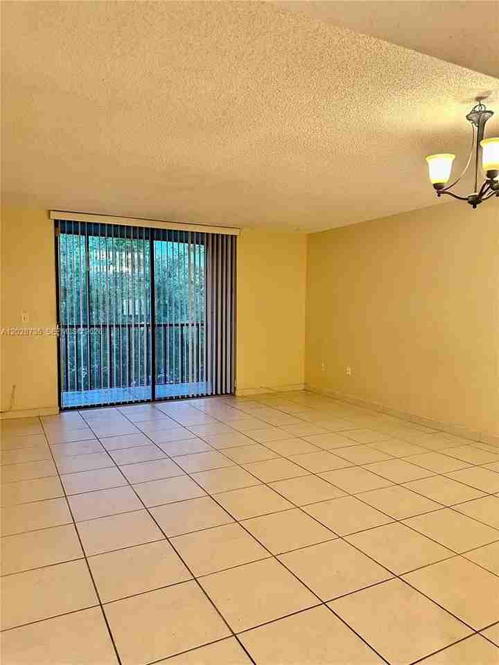 8760 Sw 133rd Avenue Rd #301 - Photo 4 of 11
