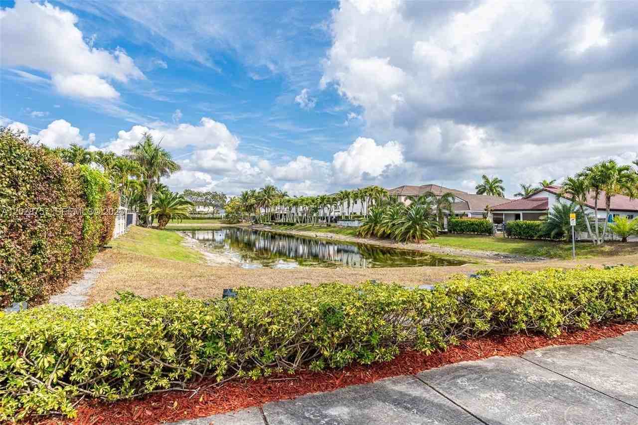 16610 Sw 57th Ln - Photo 5 of 47