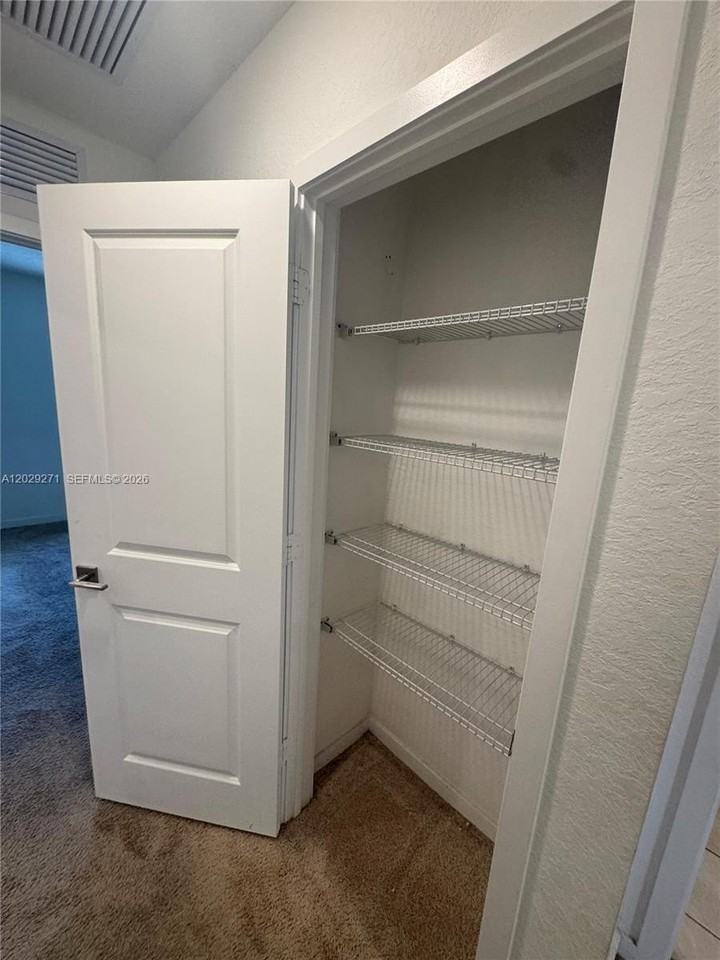 1048 Se 23rd Ter - Photo 2 of 12
