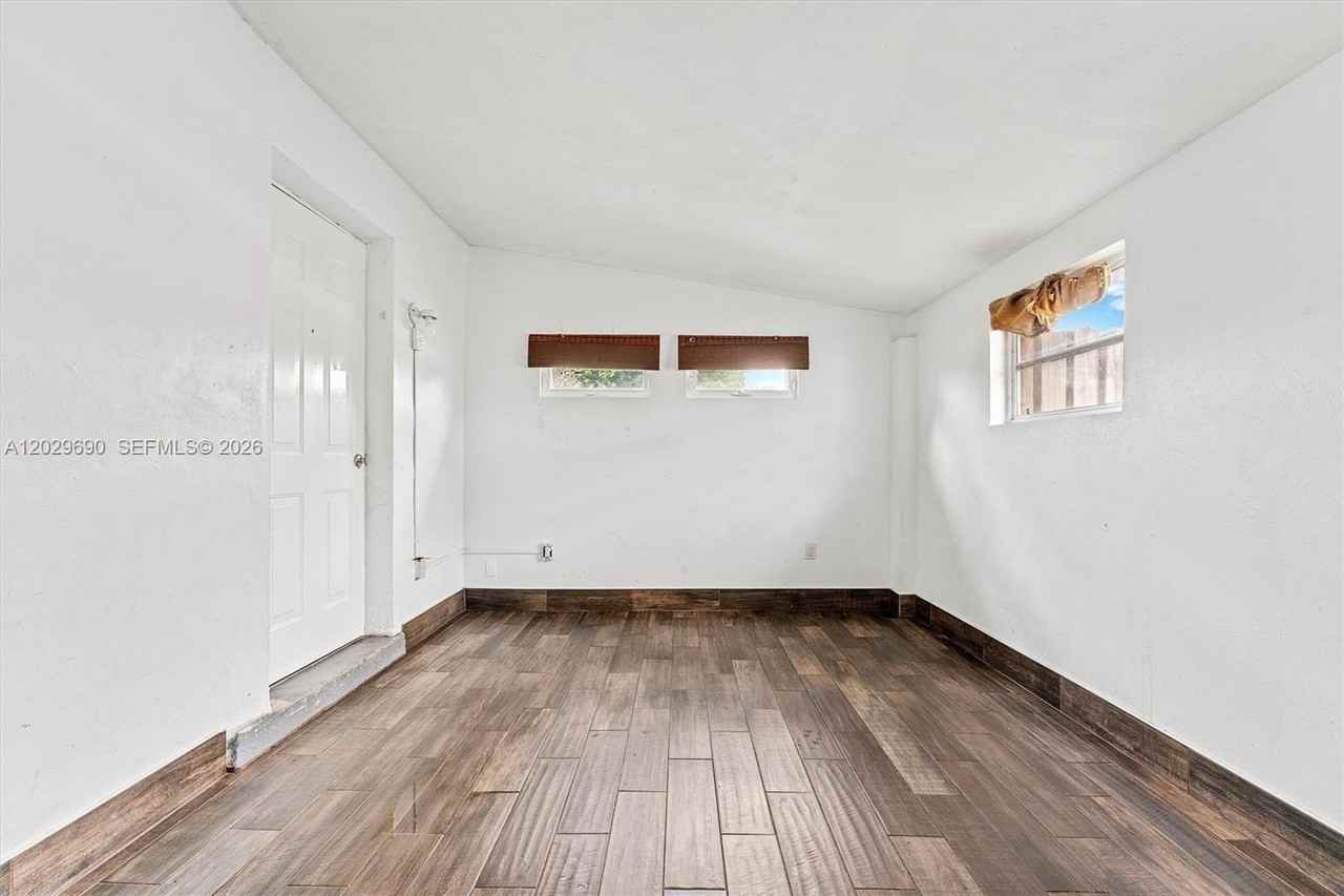 6073 Nw 27th St #6073 - Photo 7 of 25