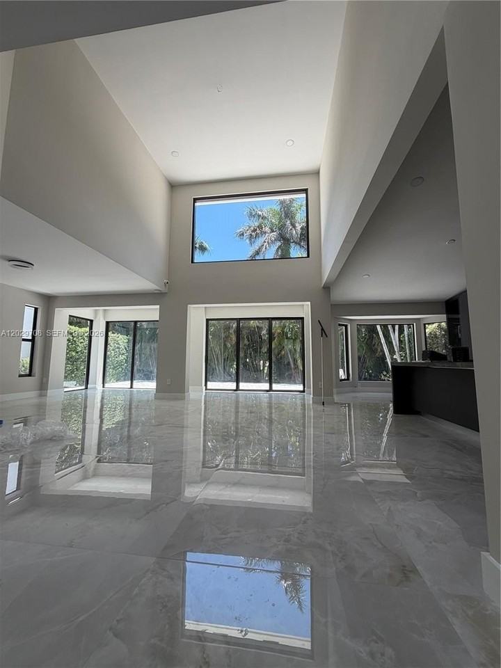 4499 Nw 93rd Doral Ct - Photo 2 of 26