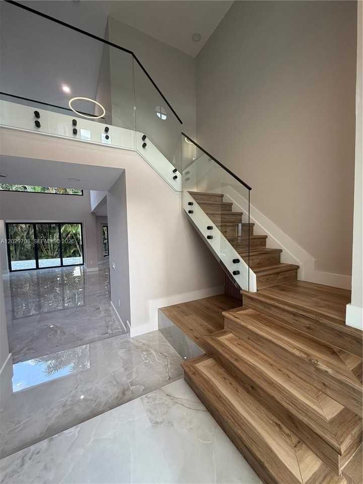 4499 Nw 93rd Doral Ct - Photo 4 of 26