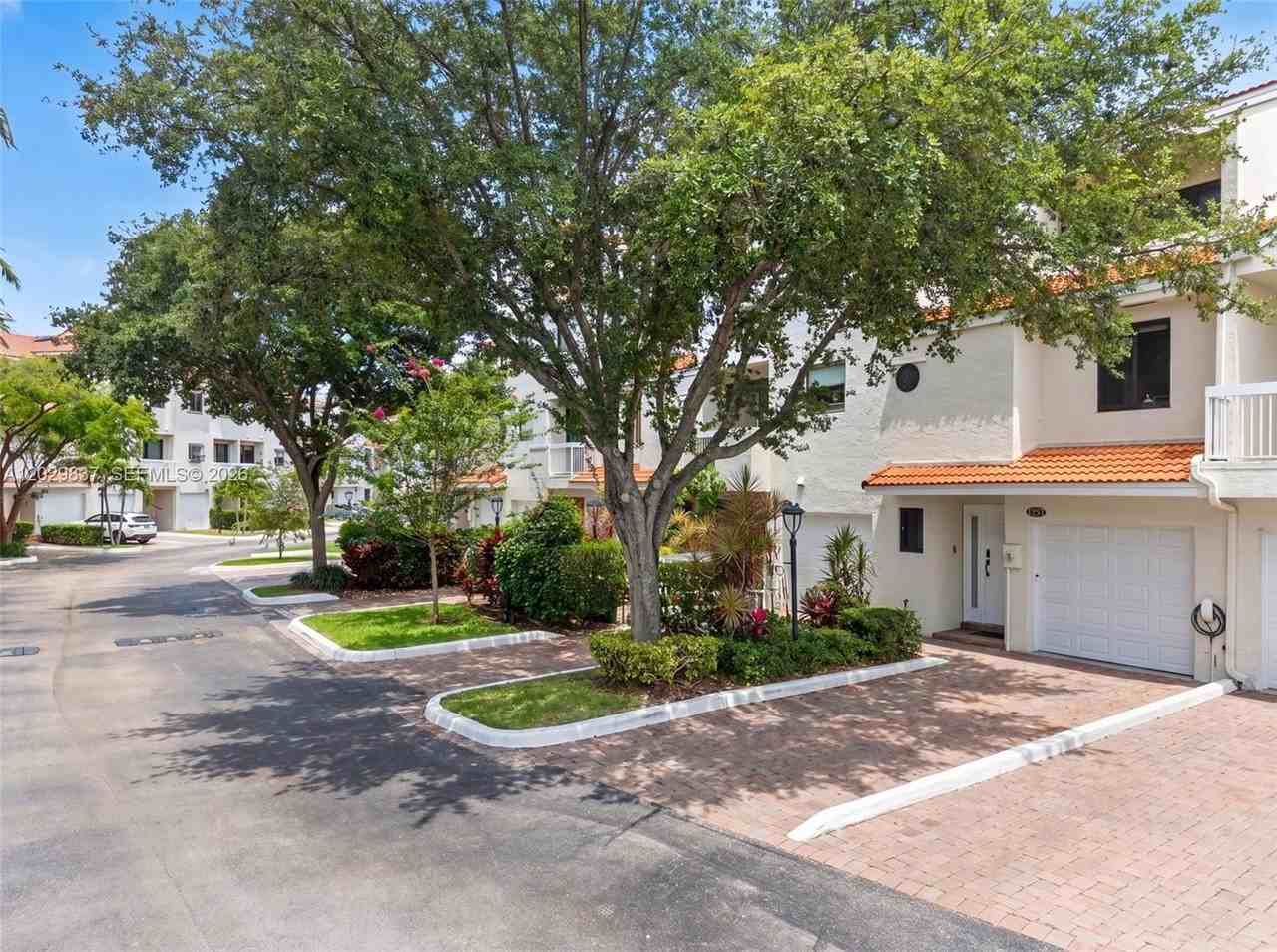 21388 Marina Cove Cir #16G - Photo 2 of 32