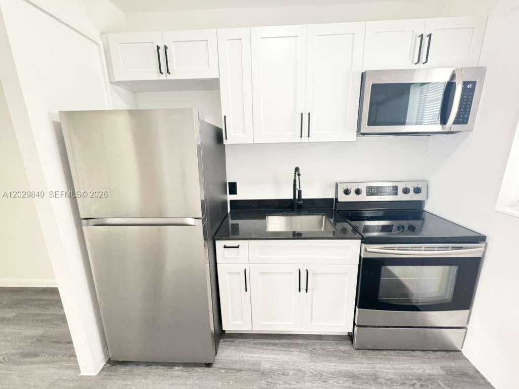 1239 Marseille Dr #103