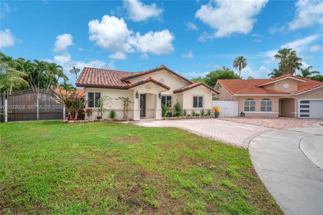 15715 Sw 76th Ter - Photo 3 of 40