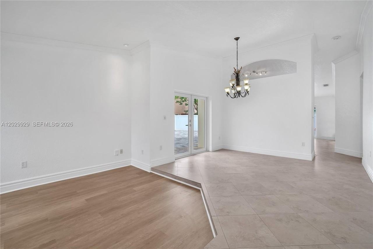 15715 Sw 76th Ter - Photo 5 of 40