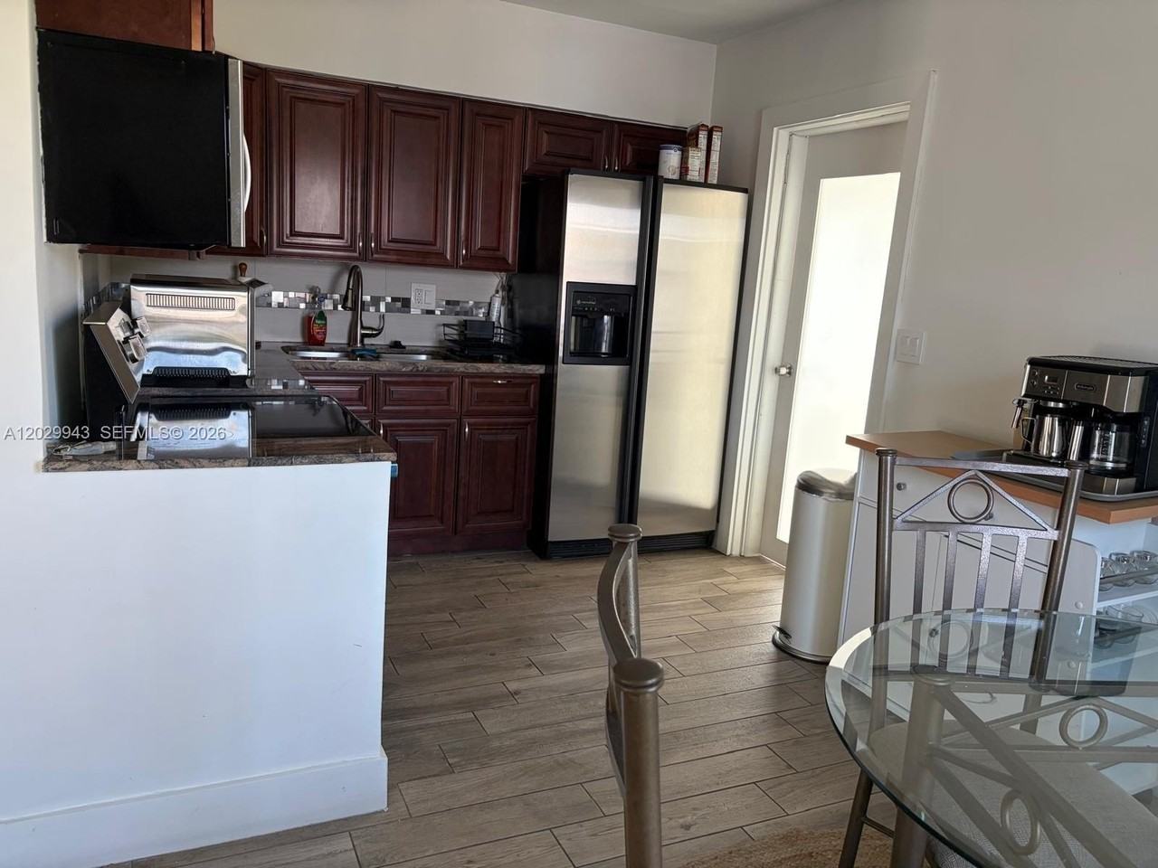 1531 Ne 15th Ave - Photo 6 of 21