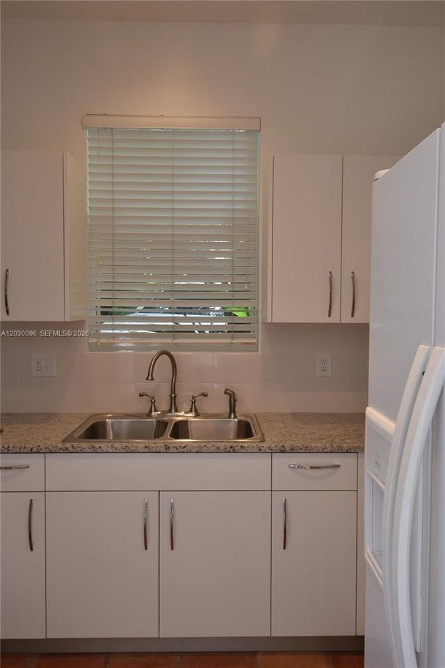 3051 Center St #9 - Photo 7 of 13