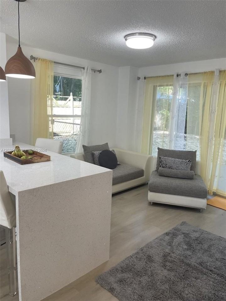 710 Barcelona Rd - Photo 3 of 8