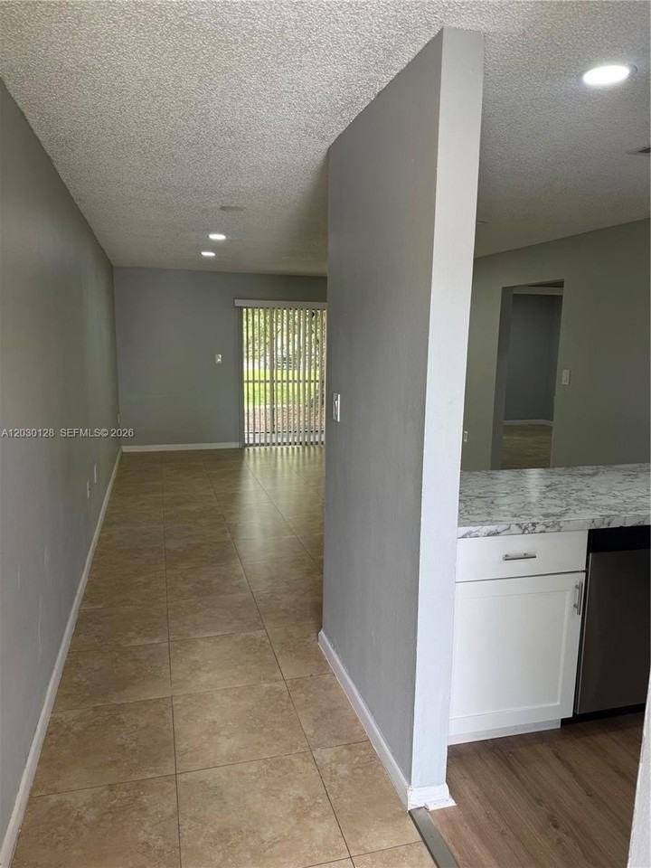 2220 Sw 81st Ave #2220 - Photo 2 of 11