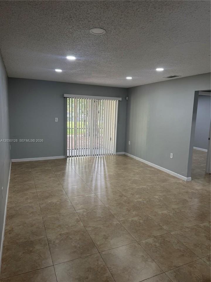 2220 Sw 81st Ave #2220 - Photo 3 of 11