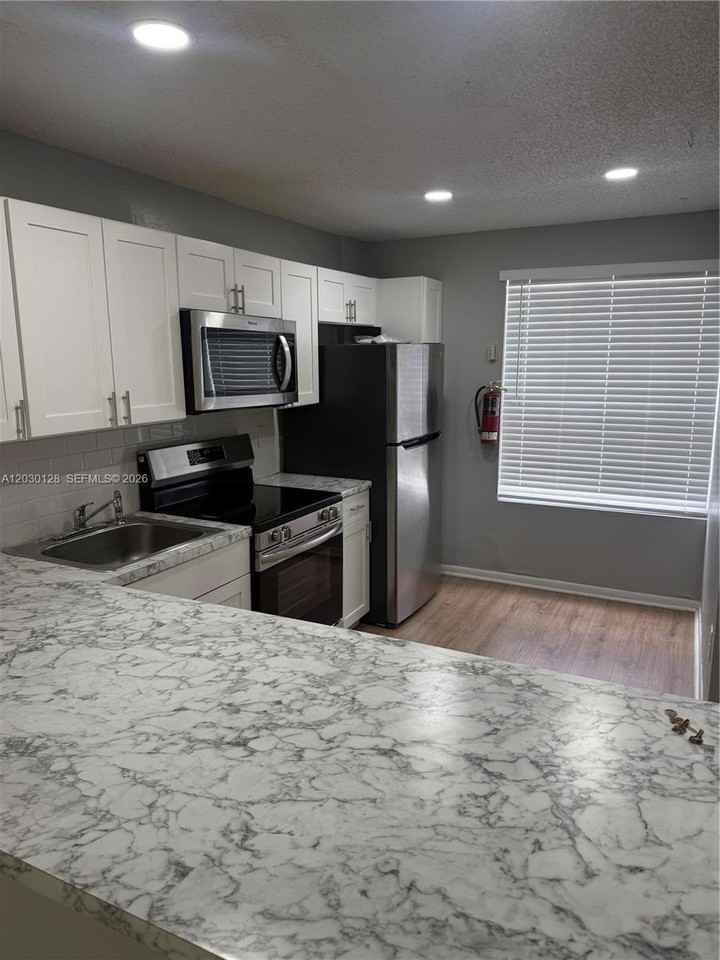2220 Sw 81st Ave #2220 - Photo 4 of 11