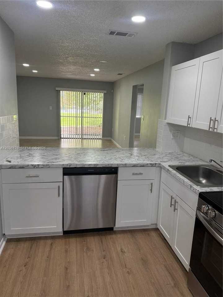 2220 Sw 81st Ave #2220 - Photo 6 of 11