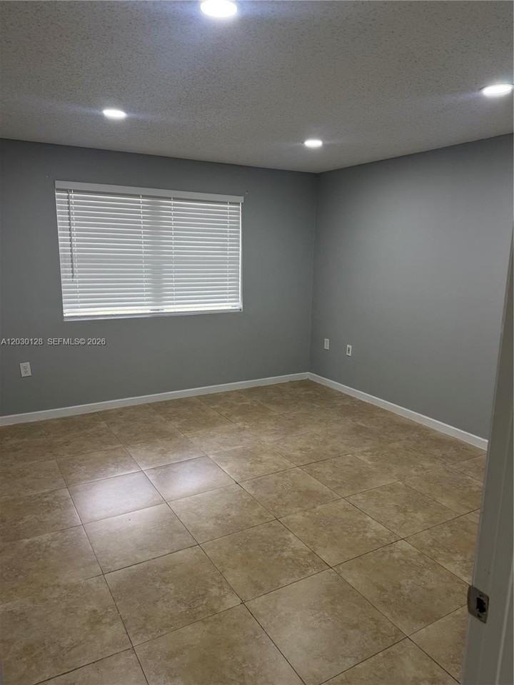 2220 Sw 81st Ave #2220 - Photo 7 of 11