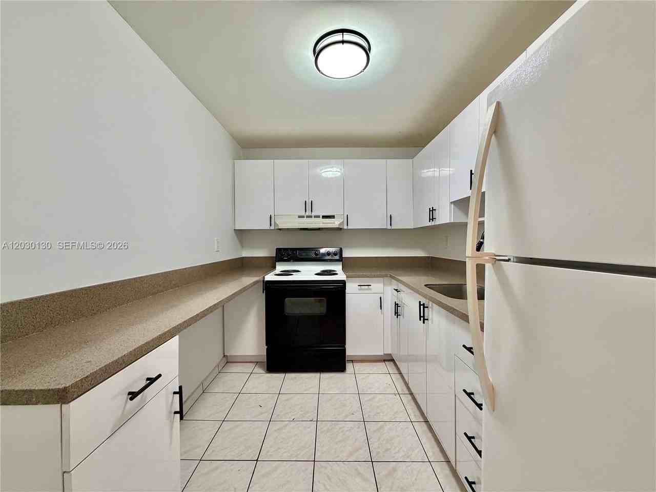 901 Sw 37th Ave #25 - Photo 6 of 10