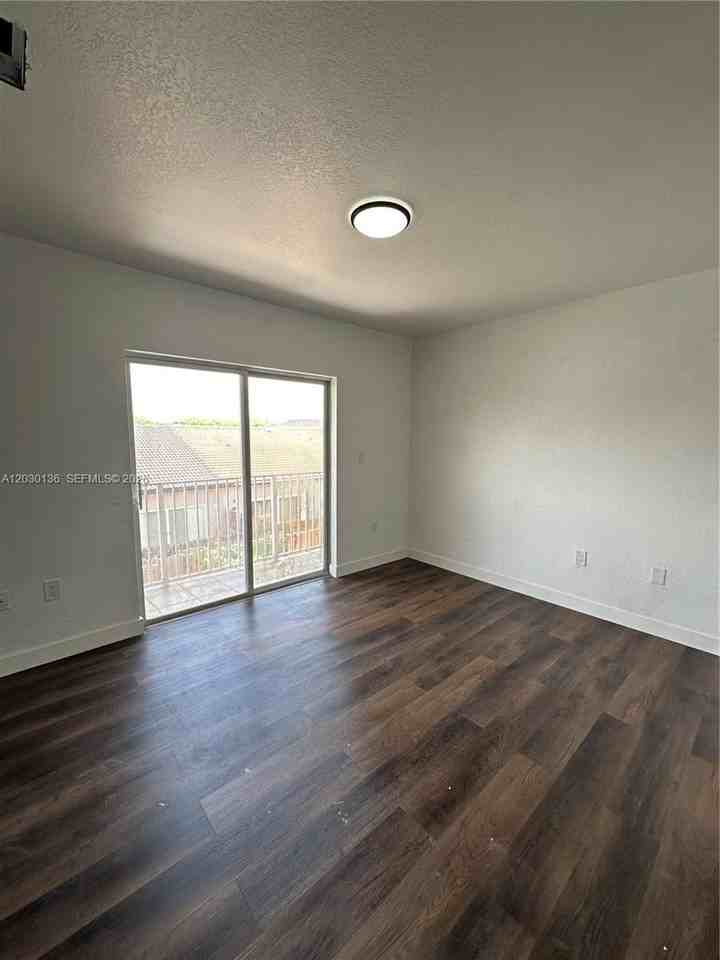 13757 Sw 170th Ter #13757 - Photo 5 of 12