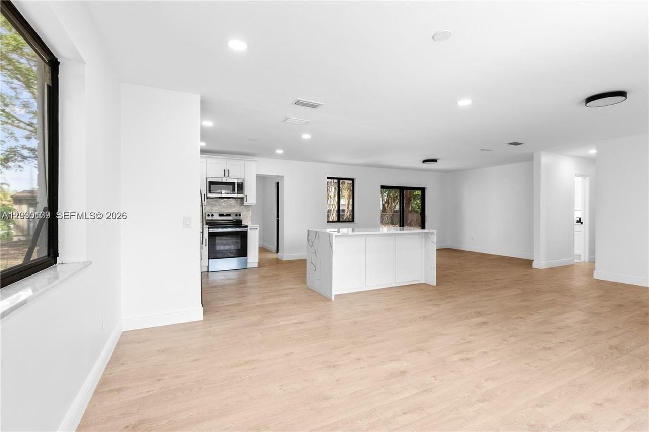 14171 Sw 37th Ct - Photo 5 of 41