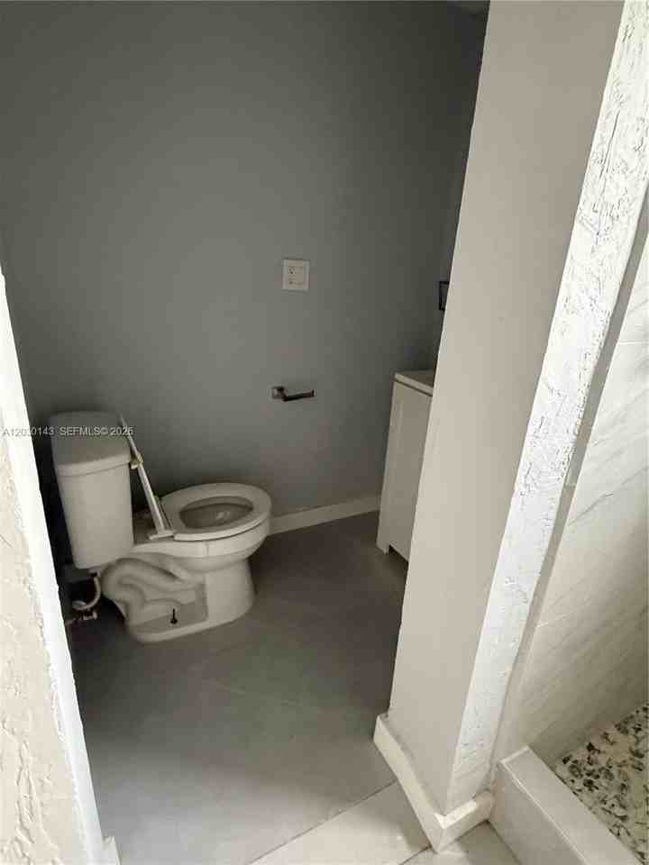 102 Nw 1st Ave #102 - Photo 3 of 9
