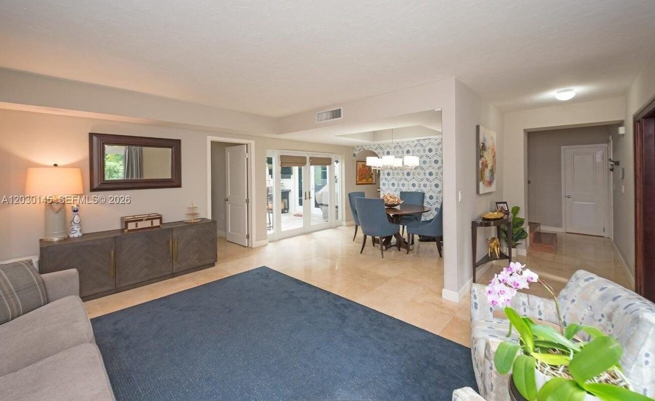 423 Alhambra Cir - Photo 2 of 40