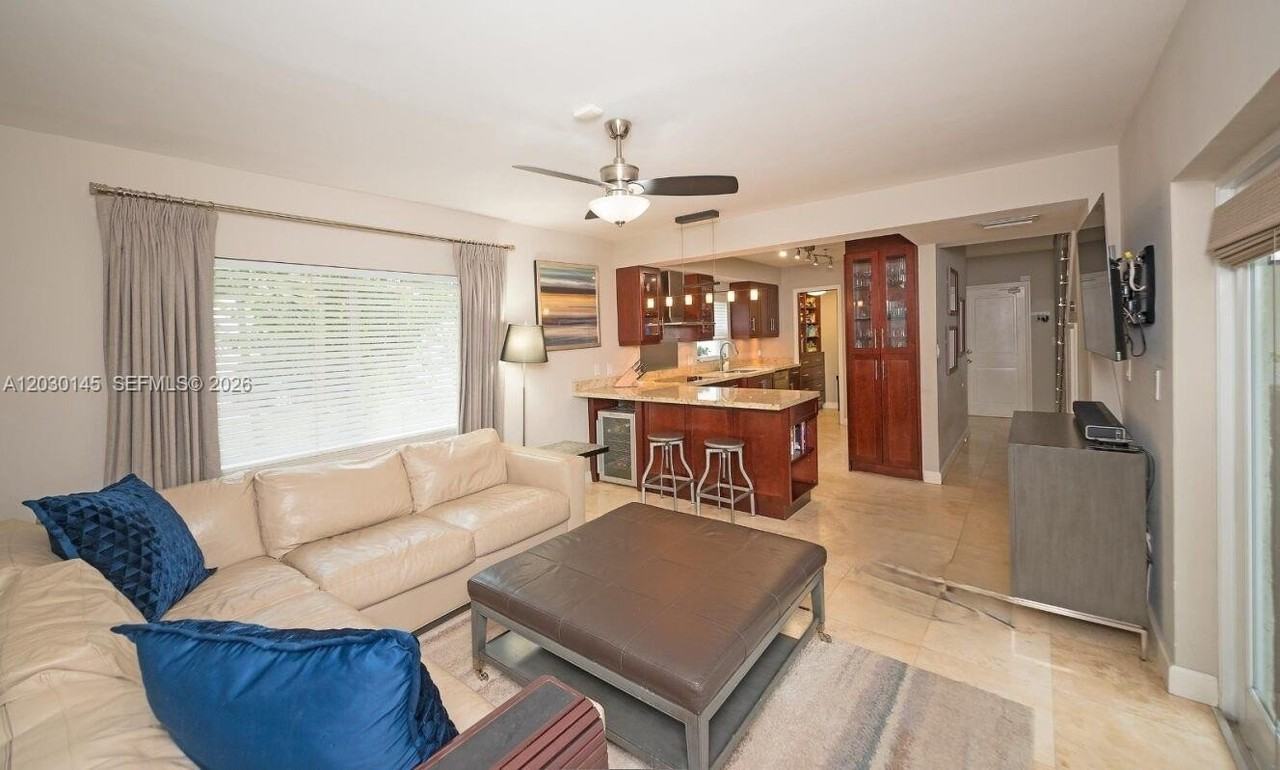 423 Alhambra Cir - Photo 6 of 40