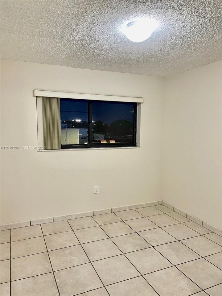 5825 W 25th Ct #311 - Photo 7 of 20