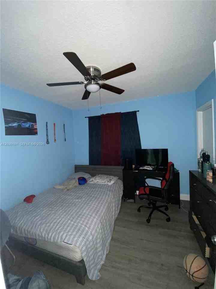 7361 Nw 35th St #1-4 - Photo 4 of 6