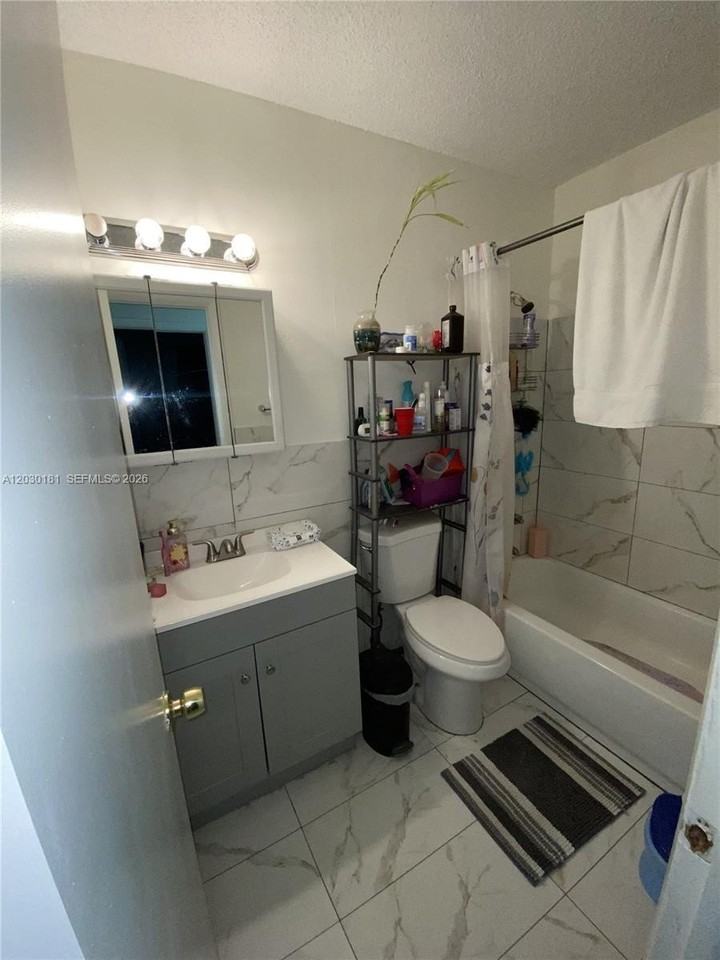 7361 Nw 35th St #1-4 - Photo 6 of 6