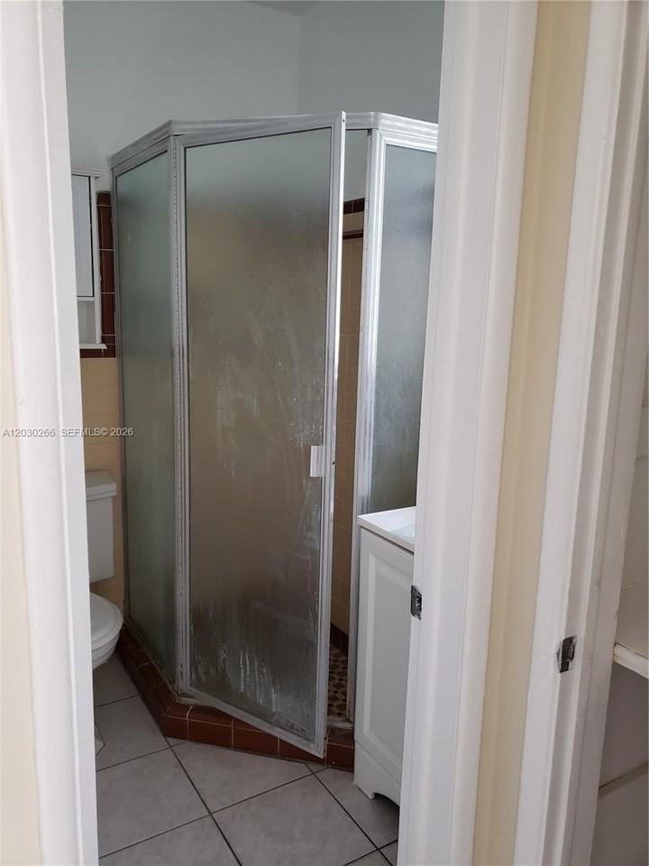 1821 Sw 7th St #7 - Photo 4 of 15