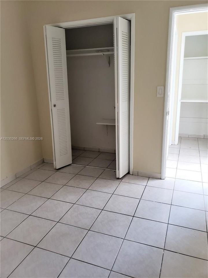1821 Sw 7th St #7 - Photo 5 of 15
