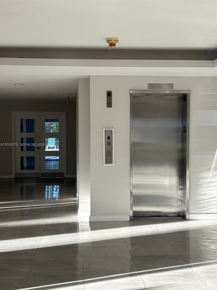 555 Crandon Blvd #43 - Photo 5 of 26