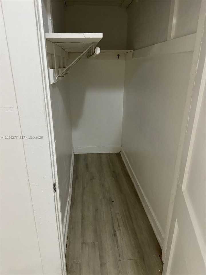 1552 Sw 2nd St #3 - Photo 5 of 6