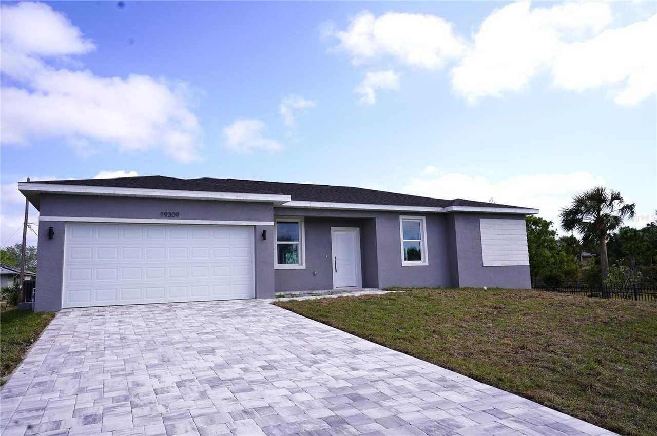 19309 Midway Blvd - Photo 2 of 29