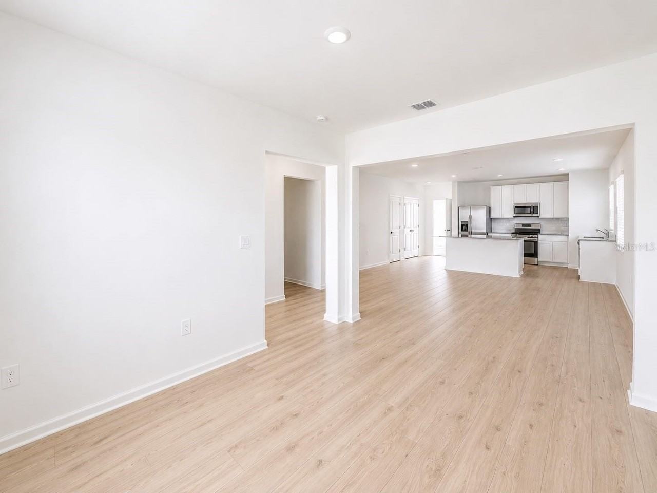 5115 Loyalty Dr - Photo 3 of 34