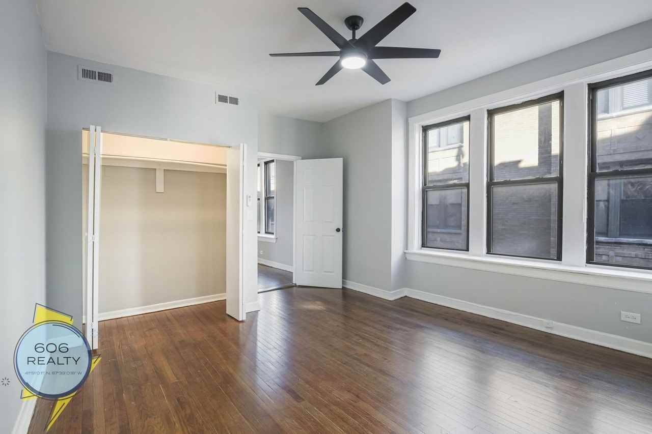 1028 E Hyde Park Blvd #1S - Photo 7 of 10
