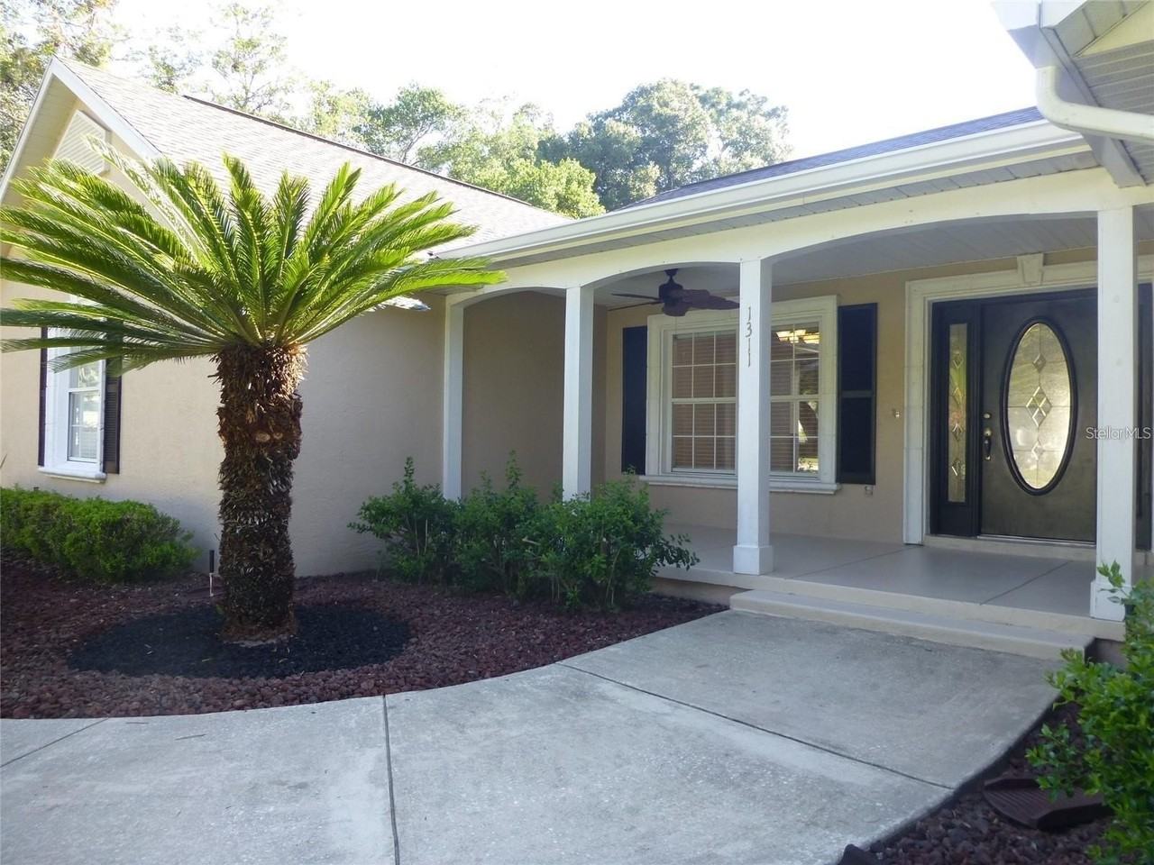 1311 Se 39th Ct - Photo 2 of 23