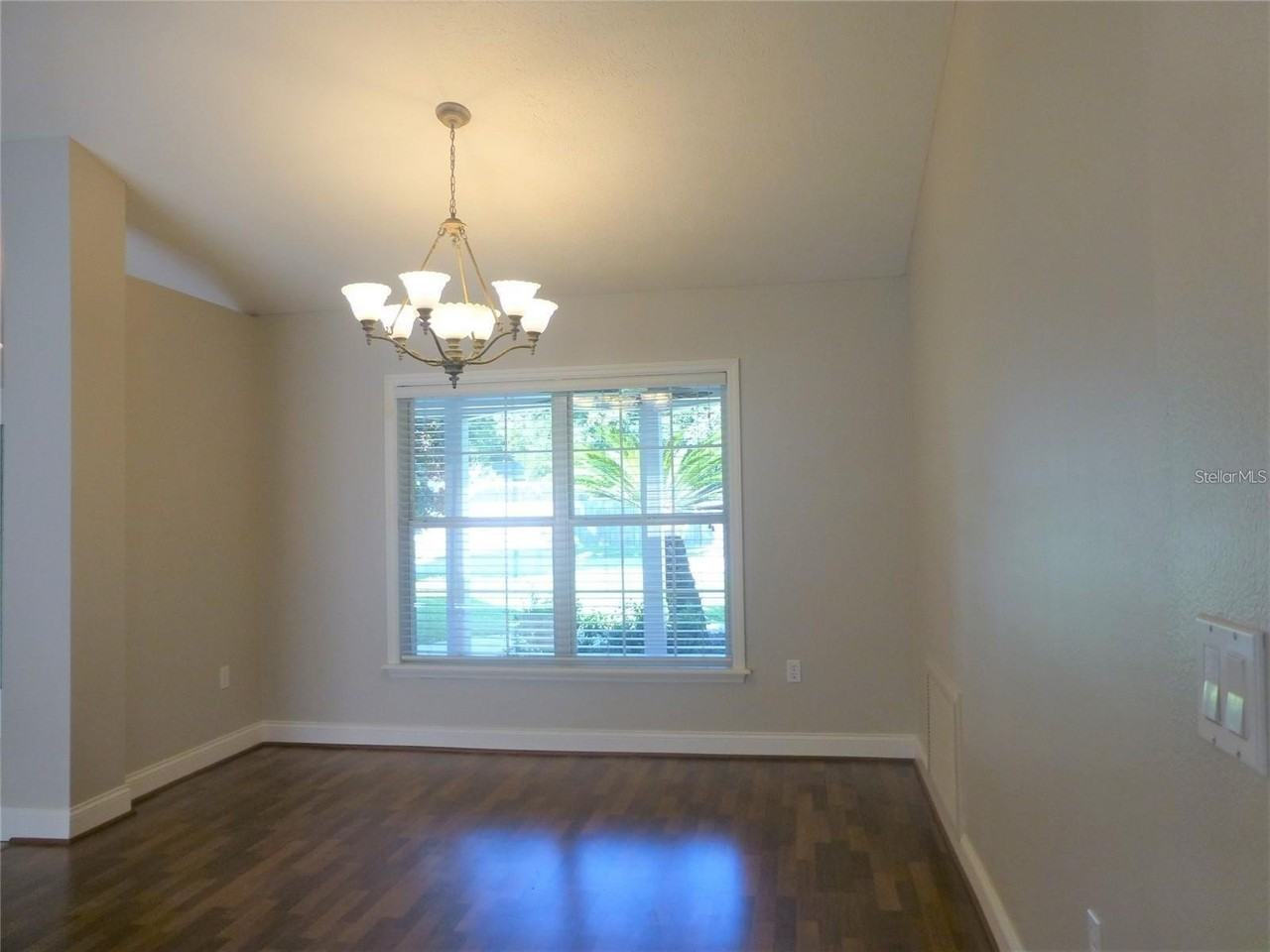 1311 Se 39th Ct - Photo 6 of 23