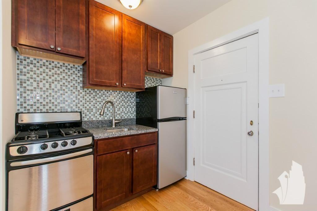4546 N Damen Ave #101 - Photo 3 of 8