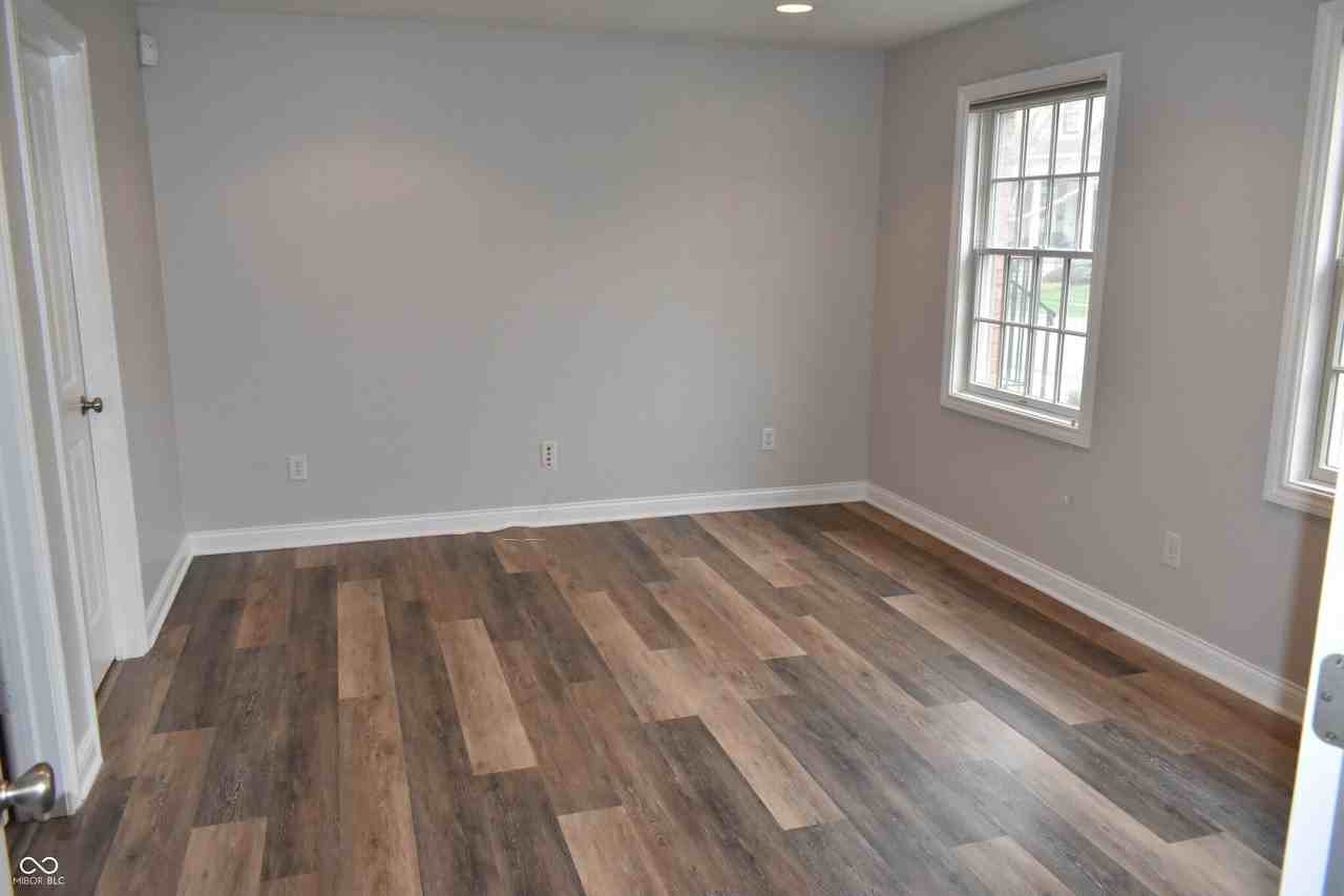 12968 Grenville St - Photo 4 of 35