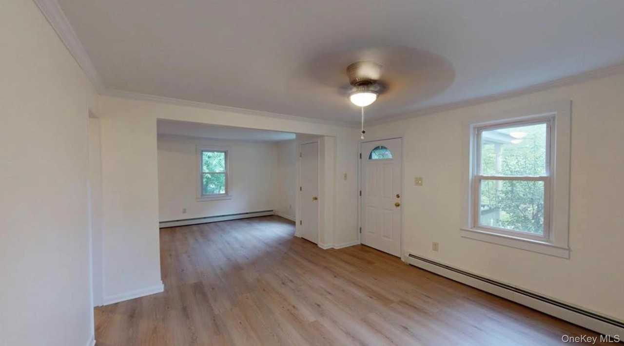 406 Christian Herald Rd - Photo 5 of 15