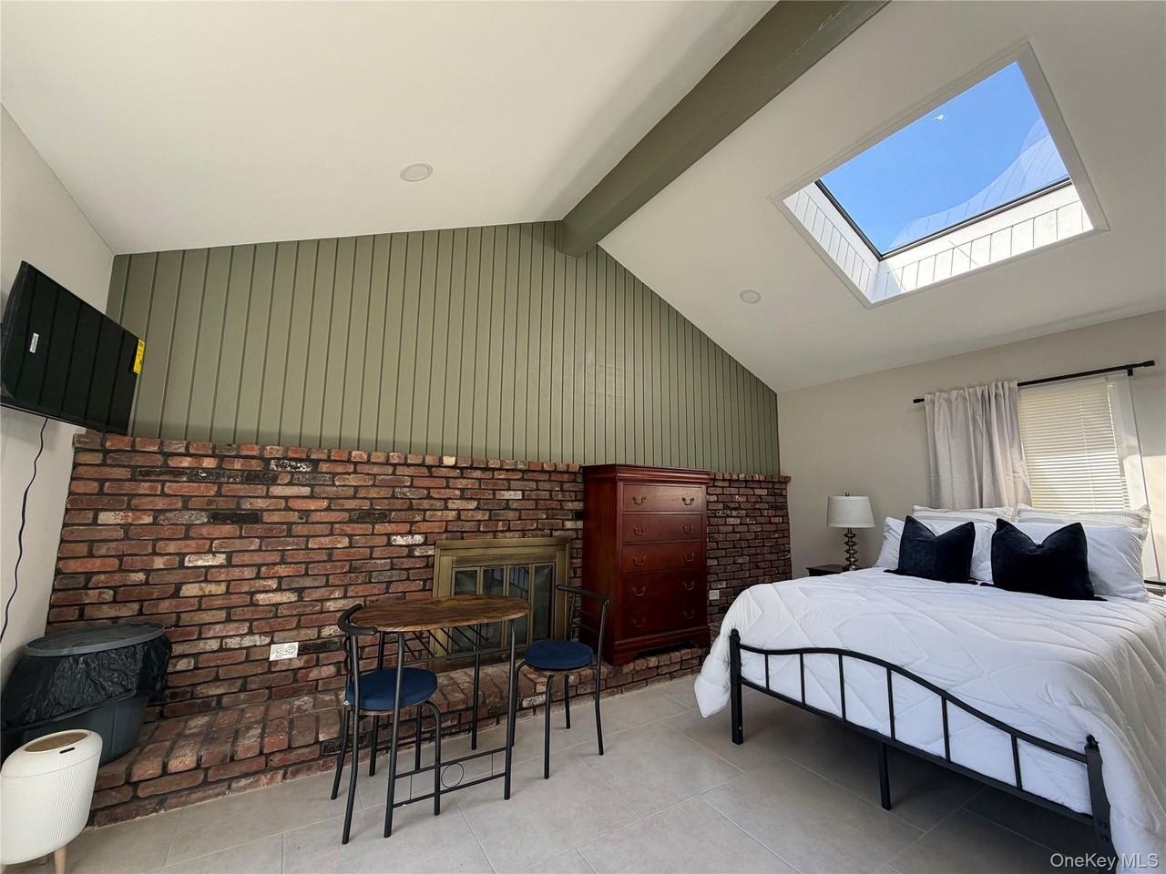 4 Julie Ln - Photo 2 of 7
