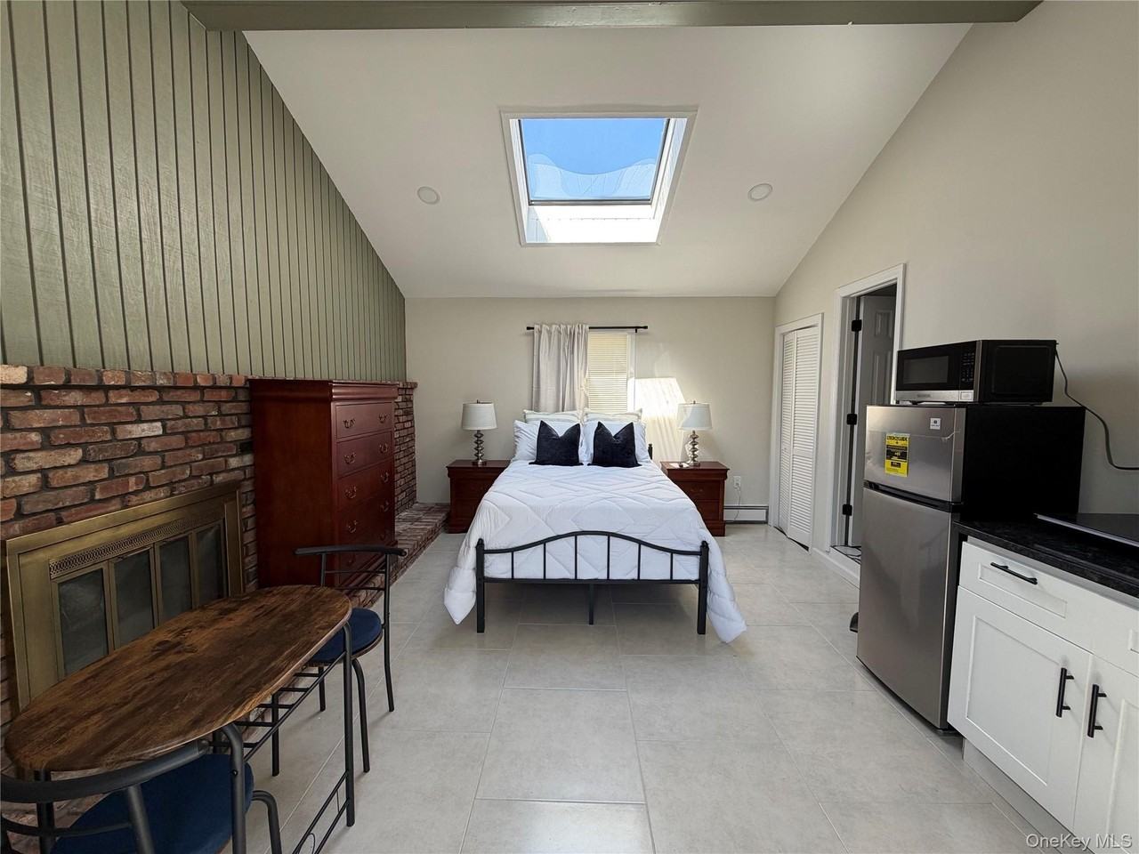 4 Julie Ln - Photo 3 of 7