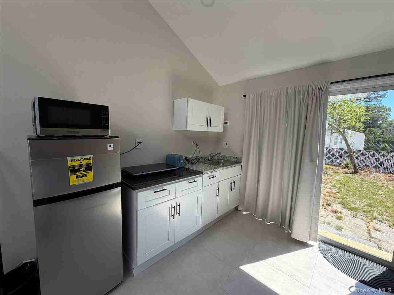 4 Julie Ln - Photo 4 of 7