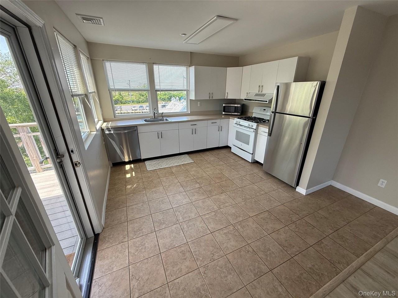 32 Sheridan Rd #2 - Photo 5 of 13