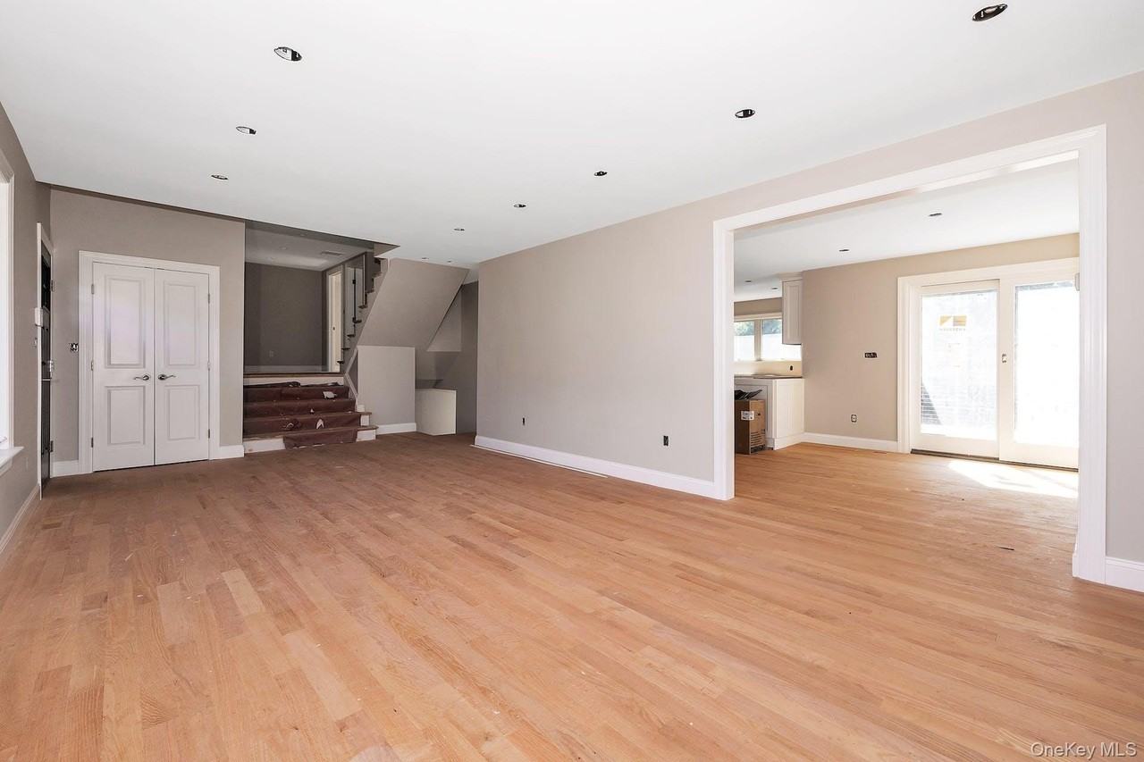58 Marion Dr - Photo 6 of 27