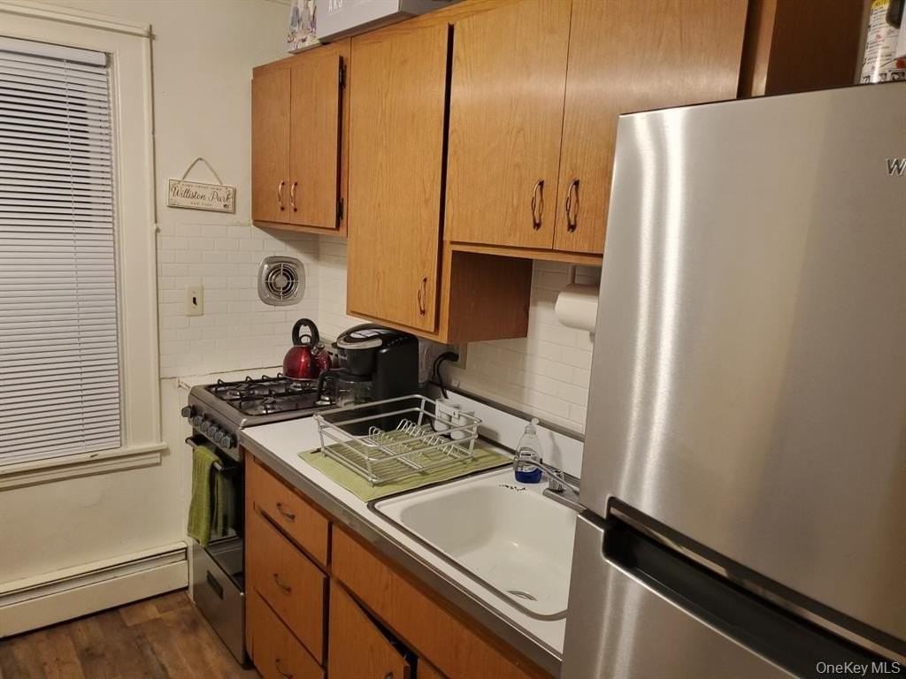202 Park Ave - Photo 7 of 11